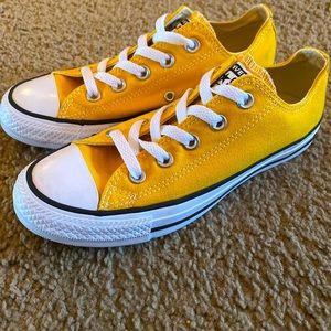 Yellow Converse Size 6 Woman’s Brand NEW w/o Box
